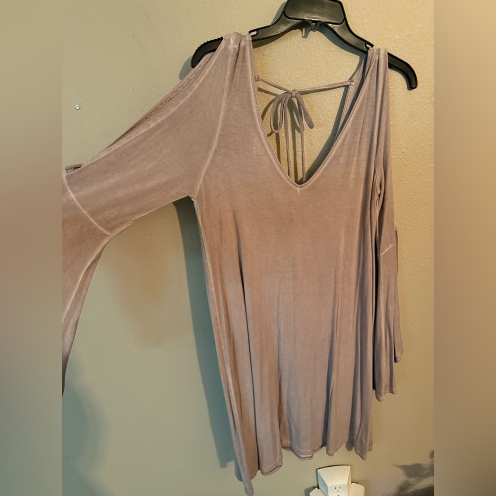 American Eagle Outfitters Mauve Cold Shoulder Top